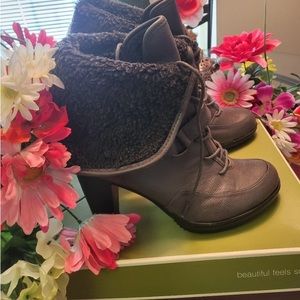 Naturalizer Heeled Boot